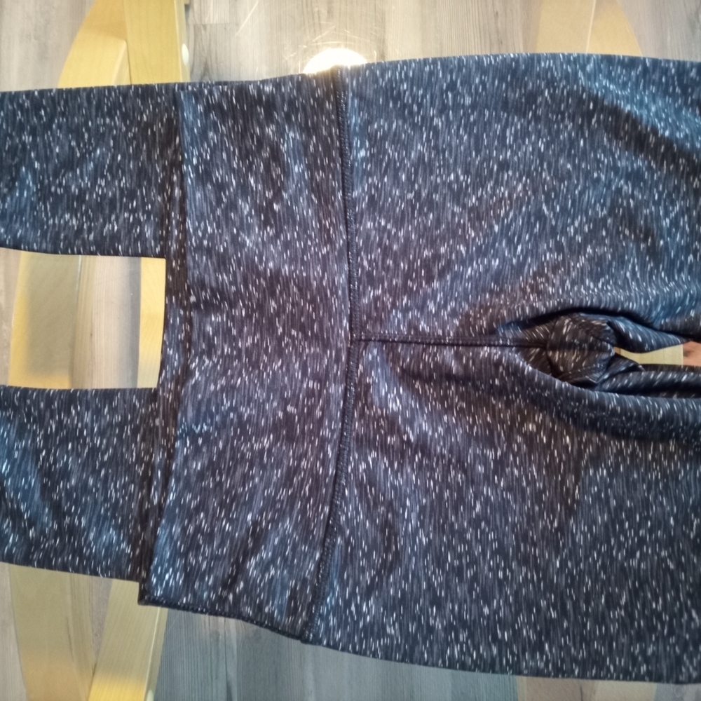 Black and White Patterned Leggings - Picture 1 of 4